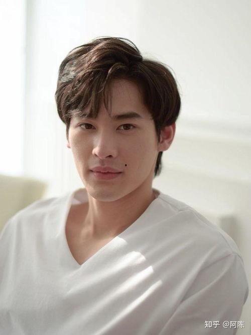 泰国最火的男明星,魅力四溢，人气爆棚的国民偶像