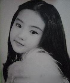 刘亦菲小时候图片,刘亦菲童年萌态写真