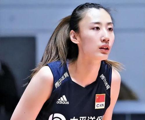 黄嘉琪家庭背景,出身名门，传承家族荣耀的杰出青年