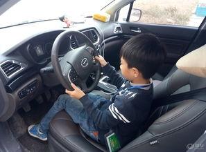 开车帅哥图片生活照,街头偶遇的开车帅哥生活写真